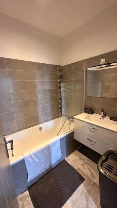 Maison Entierement Renovee Villa Ambares-et-Lagrave Kültér fotó